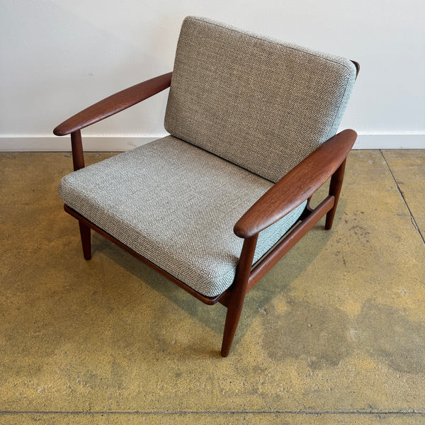 Danish Modern 1960s MM Moreddi Teak Lounge Chair (New Upholstery)