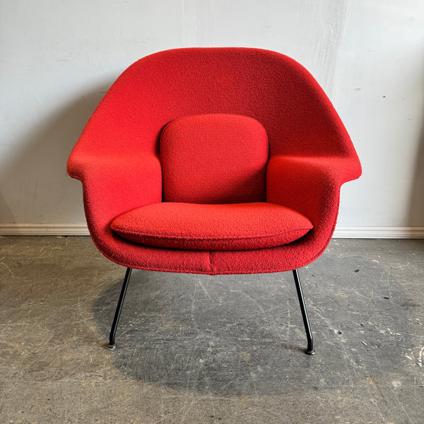 Authentic! Knoll Eero Saarinen Womb chair in Crimson Boucle upholstery