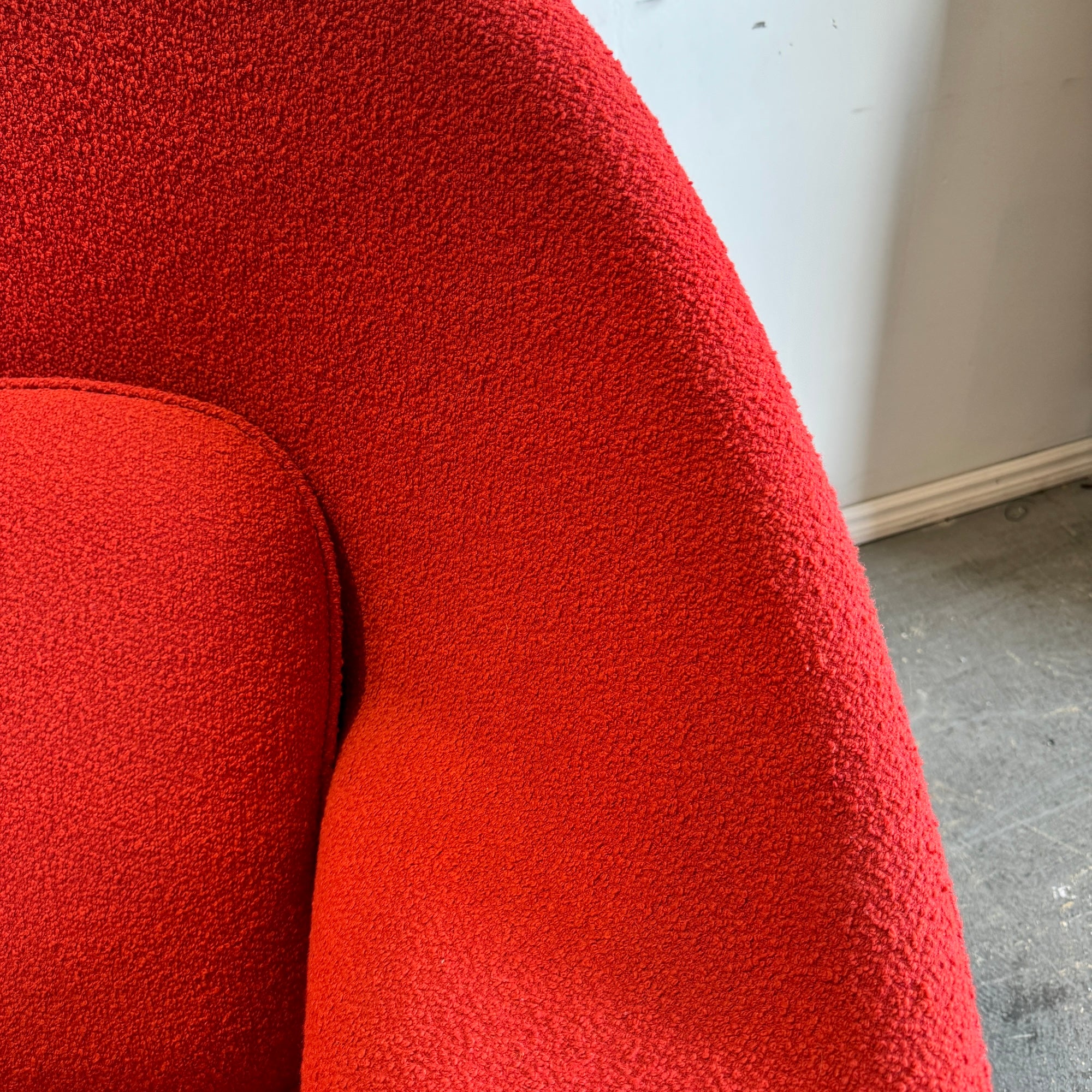 Authentic! Knoll Eero Saarinen Womb chair in Crimson Boucle upholstery