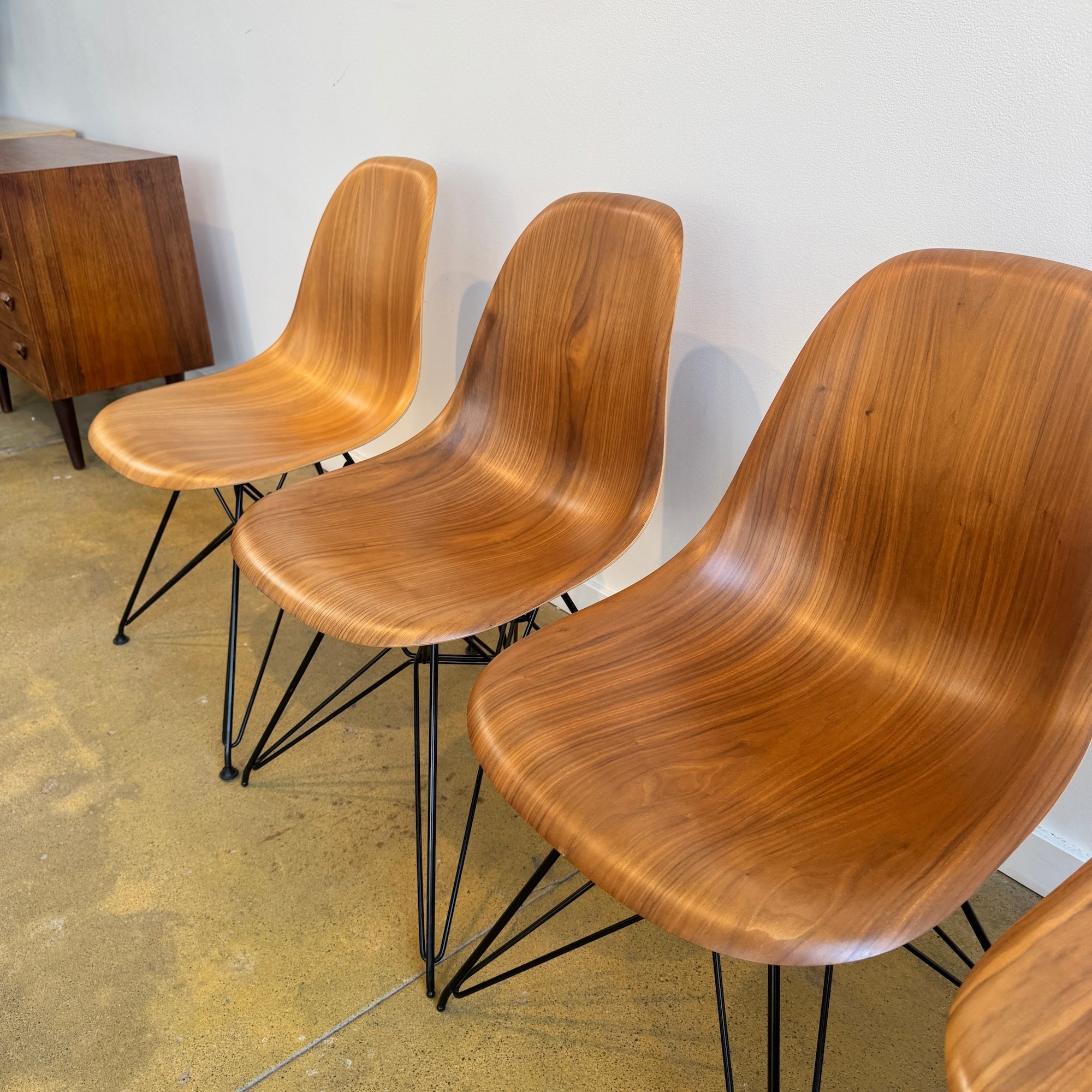 Herman Miller Eames Molded Walnut Plywood set of 4 Chairs