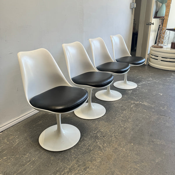 Authentic! Knoll Saarinen Tulip chairs