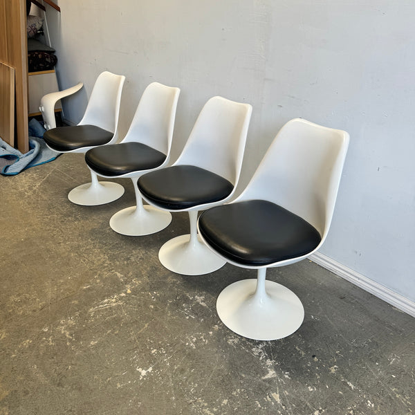 Authentic! Knoll Saarinen Tulip chairs