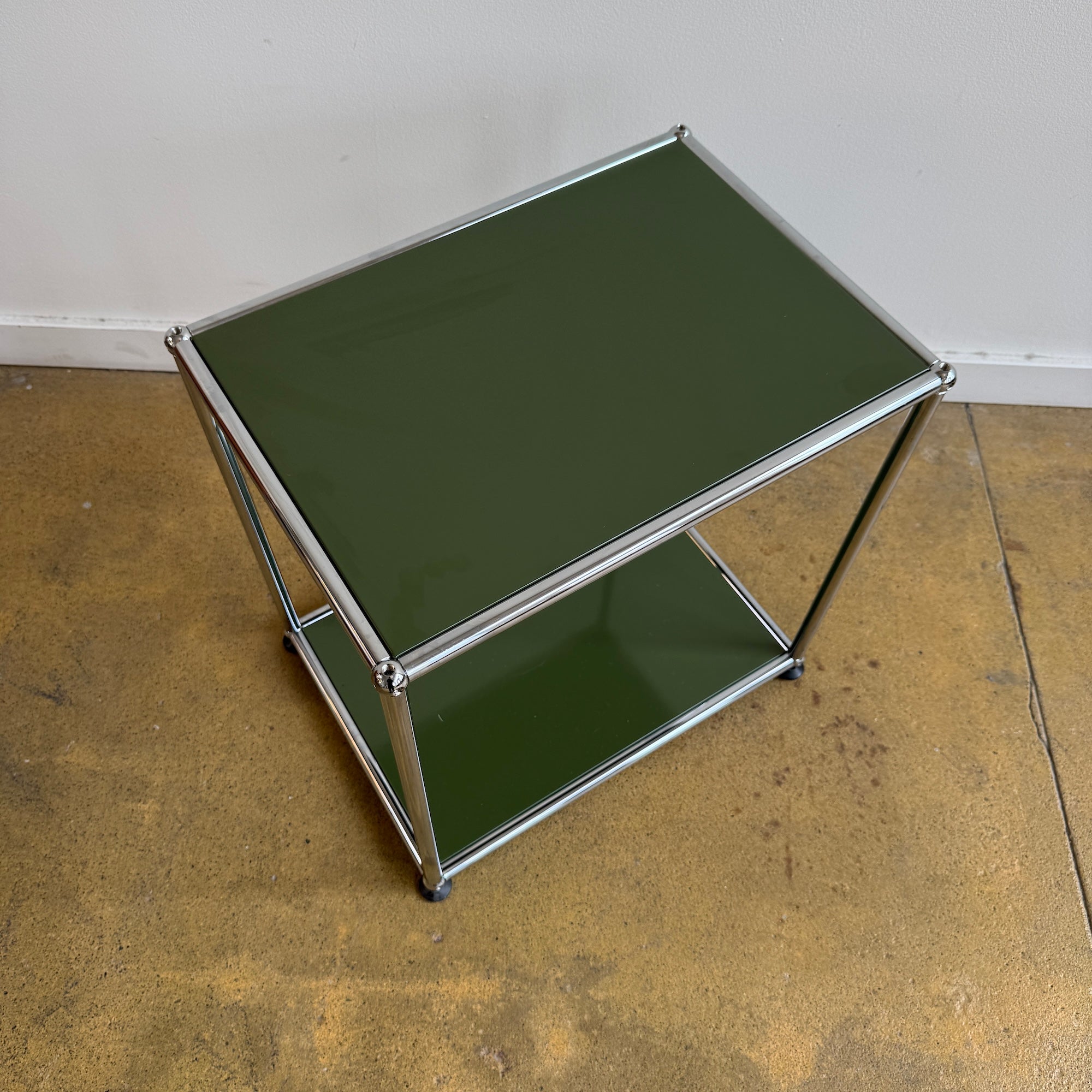 USM Haller Tall Side Table -Olive Green