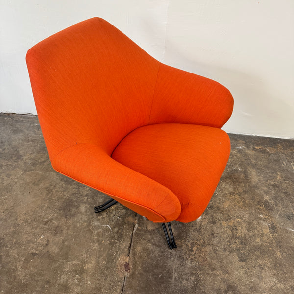 Authentic! Osvaldo Borsani for Tecno P32 lounge chair