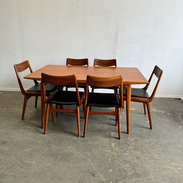 Danish Modern set of 6 "Boomerang" chairs & Expandable Dining table by Alfred Christensen for Slagelse