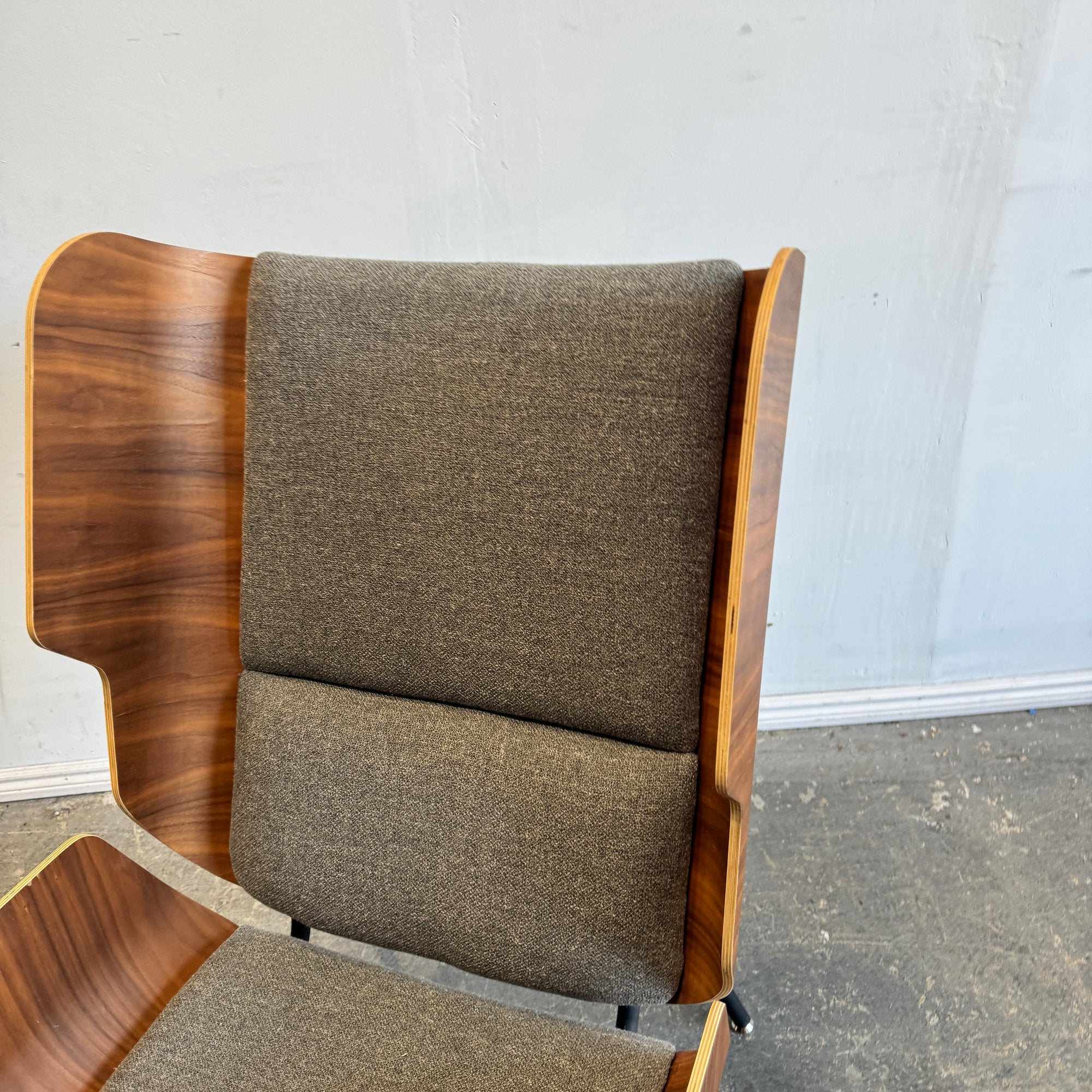 Gus Modern Elk Lounge Chair