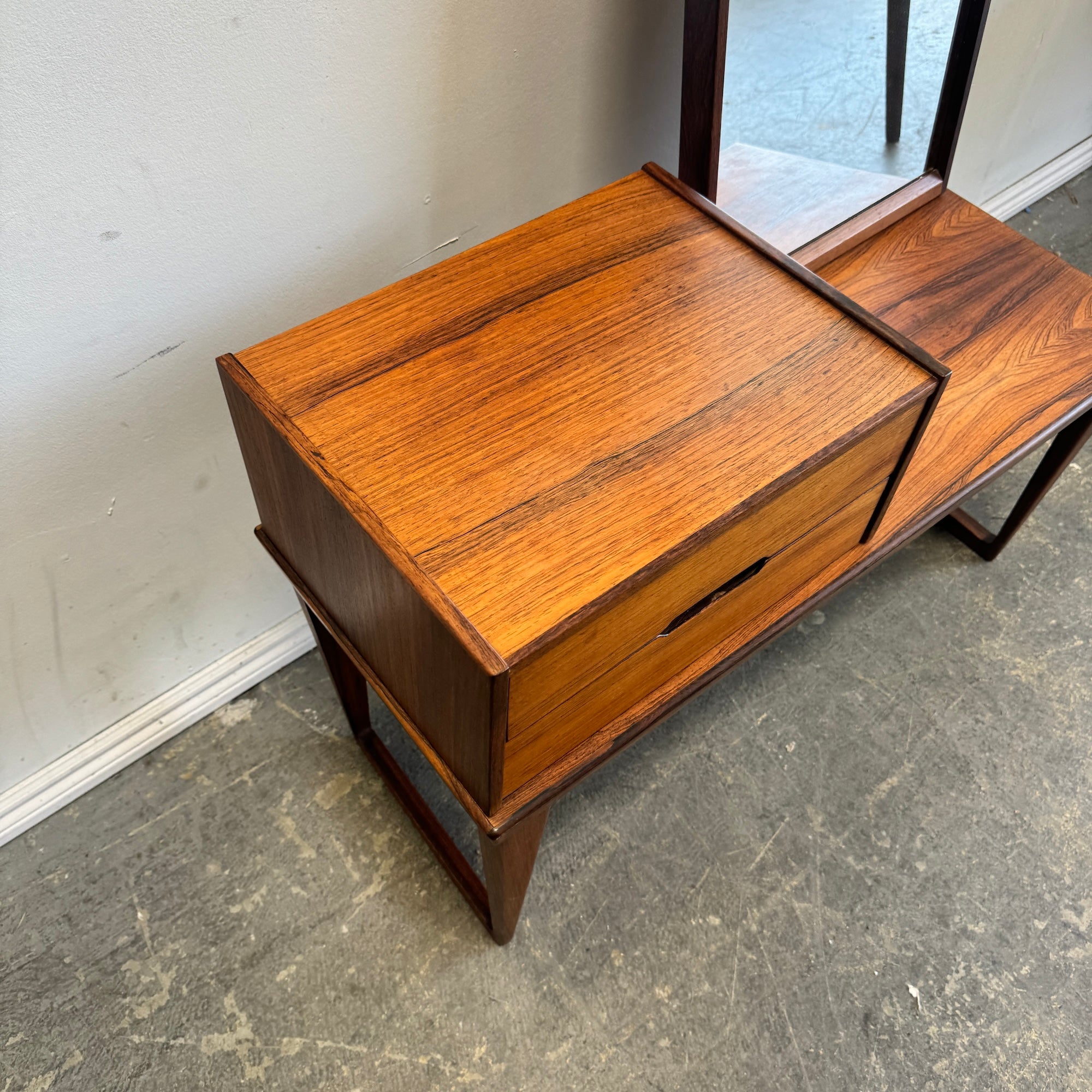 Danish Modern Rare Rosewood Kai Kristiansen for Aksel Kjersgaard Entryway bench with Mirror