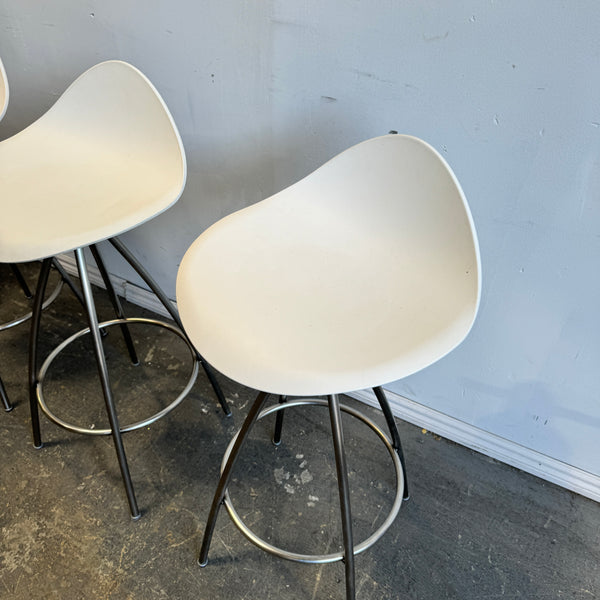 Design Within Reach set of 4 Stua Onda counter Stools