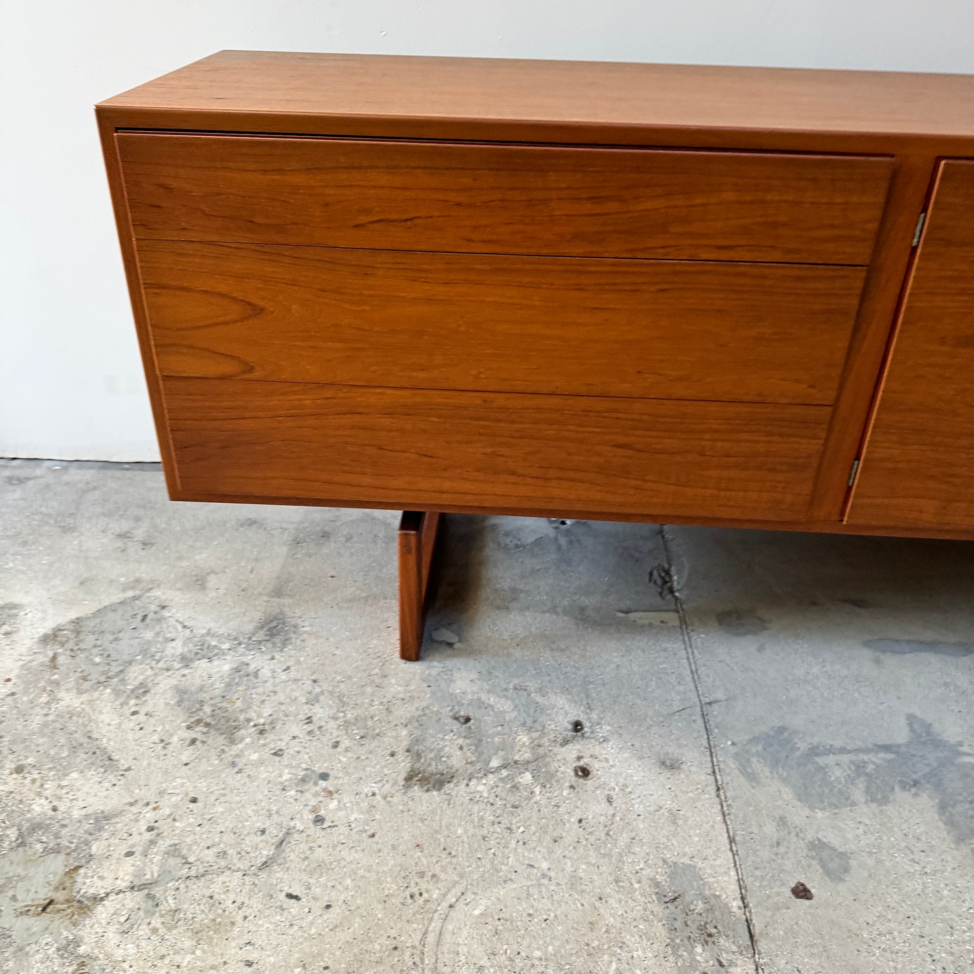 Rare Danish Arne Hovmand Olsen for Mogens Kold Mk511 Teak Credenza, 1950