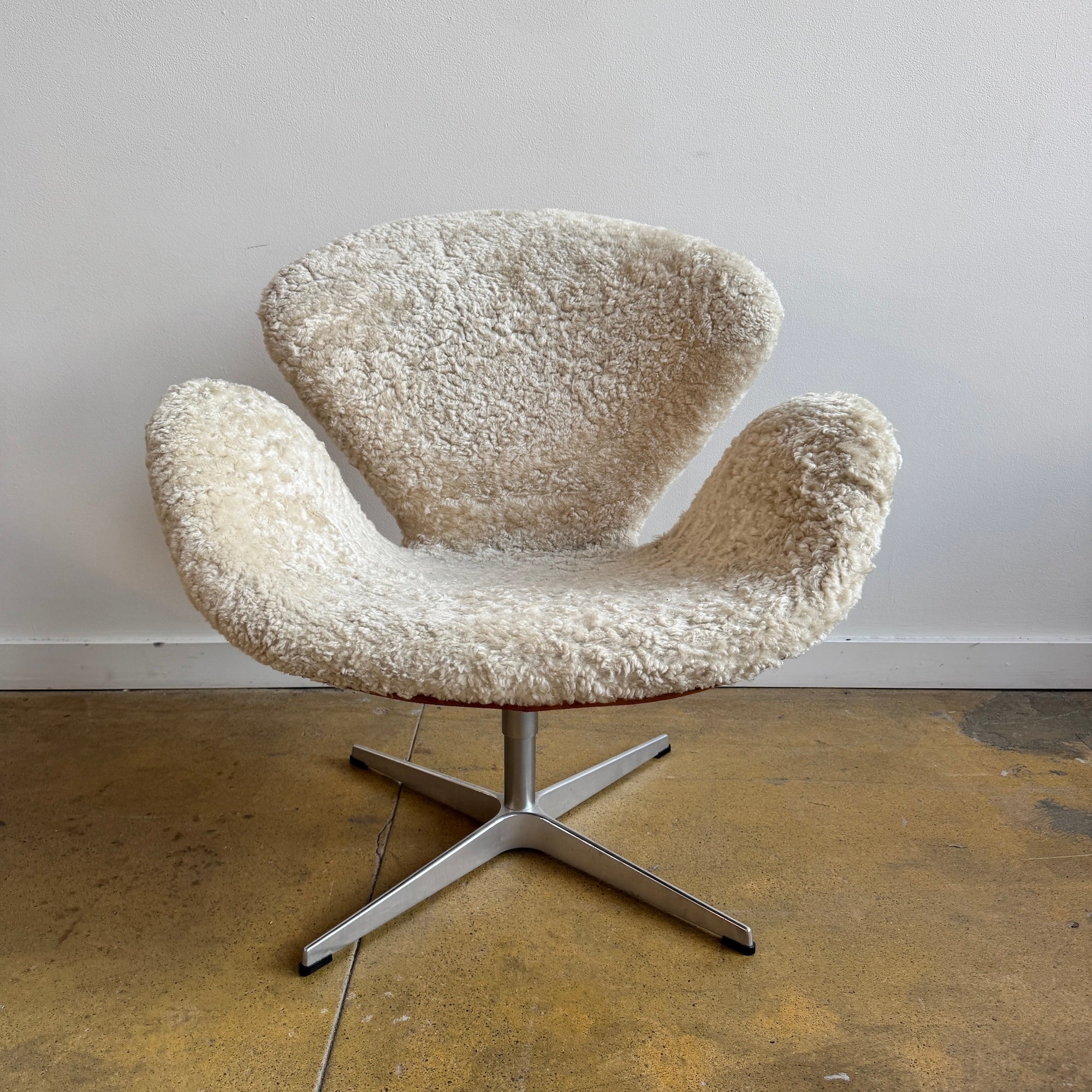 Authentic! Fritz Hansen Limited Edition Shearling Swan Chair by Arne Jacobsen