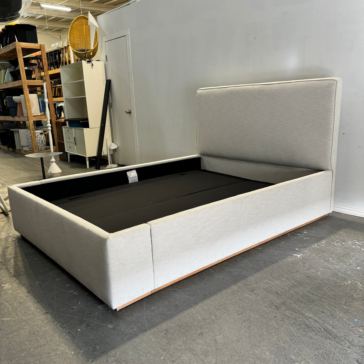 Serena and Lily York Queen Platform Bed