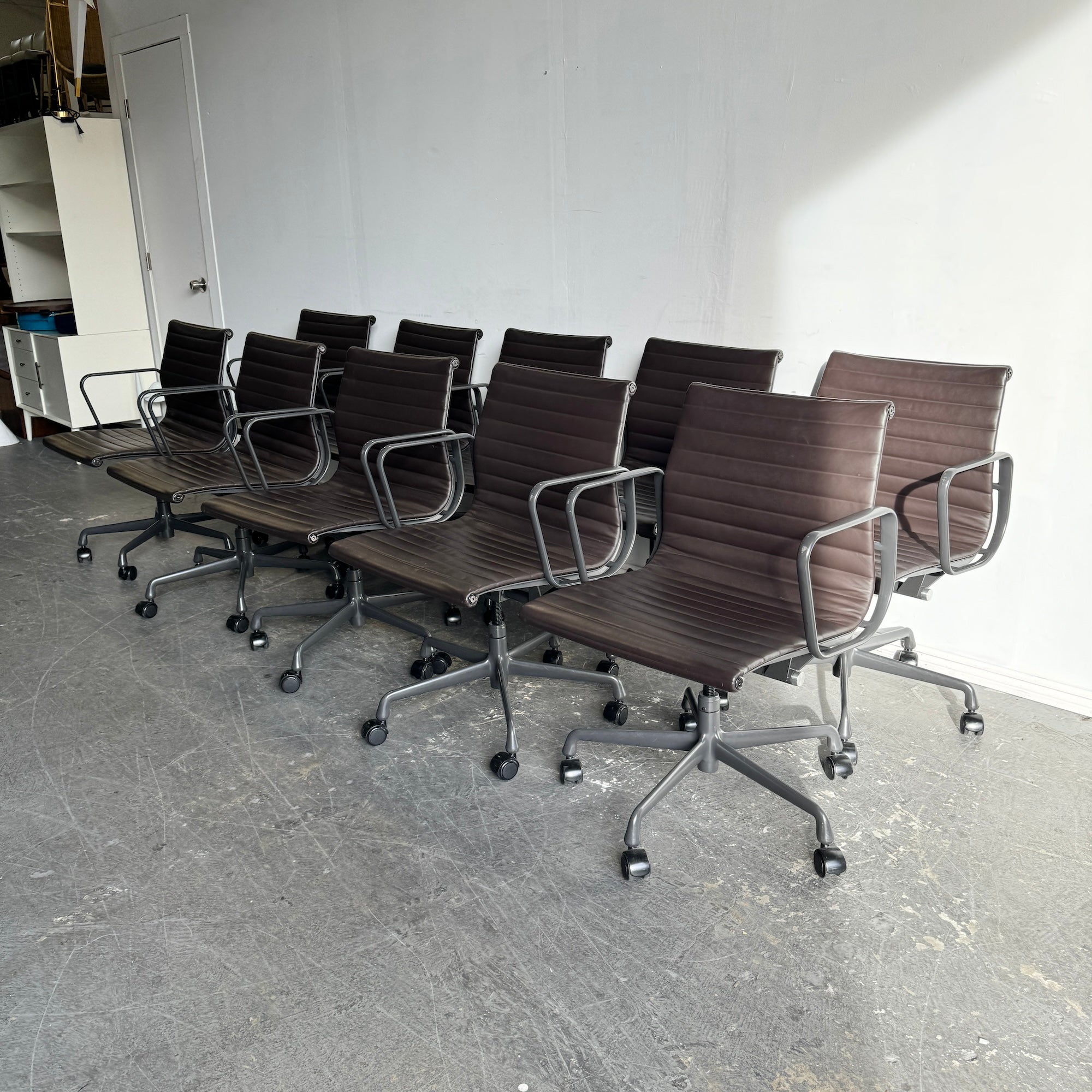 Herman miller aluminum online group