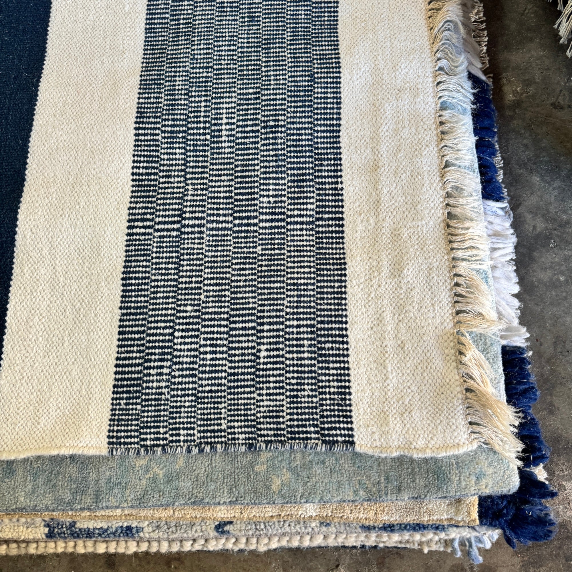 New! Serena and Lily 9X12 Linen Stripe Rug