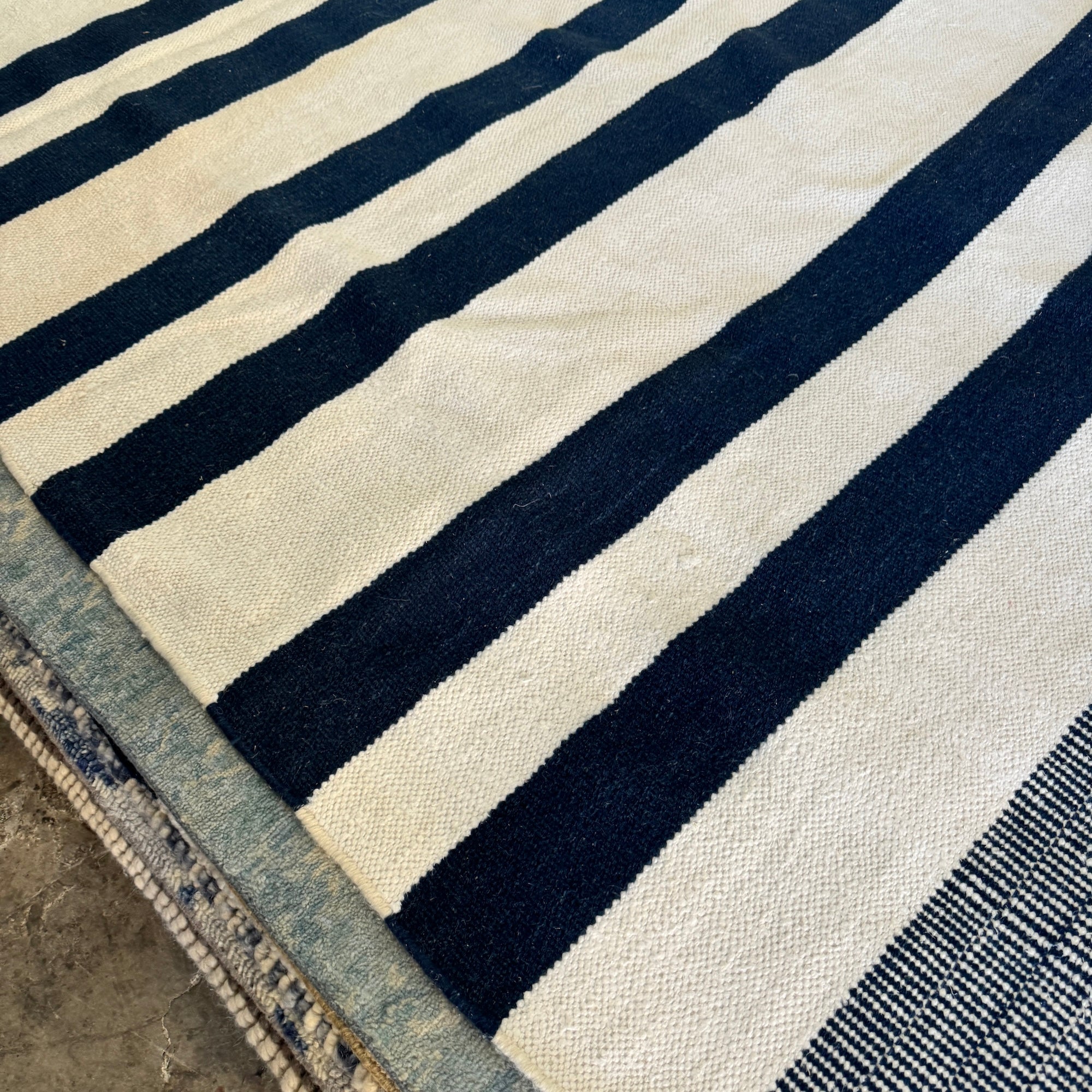 New! Serena and Lily 9X12 Linen Stripe Rug