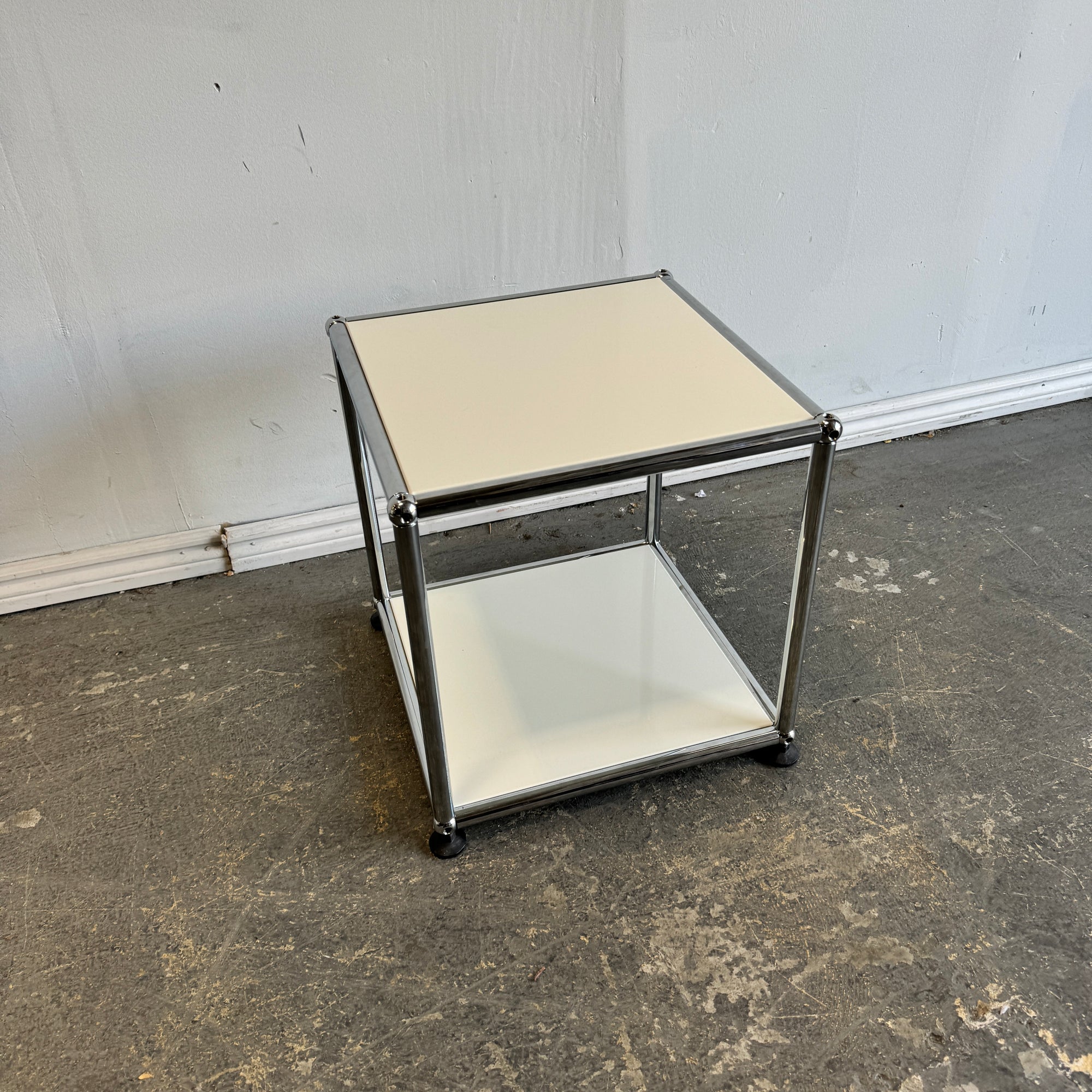 USM Haller side table m21 (White)