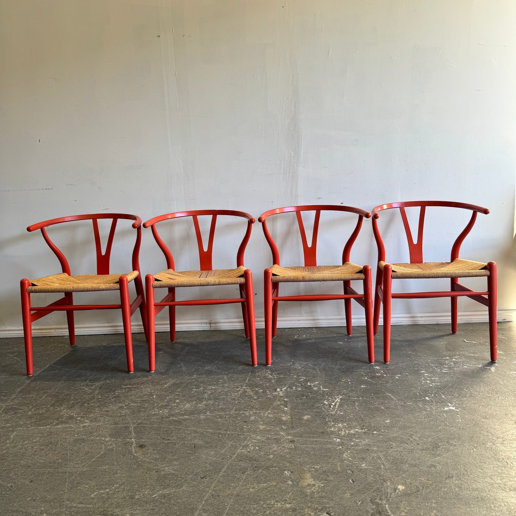 Authentic Vintage Set of 4 Wishbone chairs by Hans Wegner