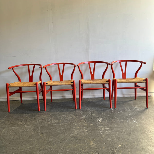 Authentic! Vintage Set of 4 Wishbone chairs by Hans Wegner