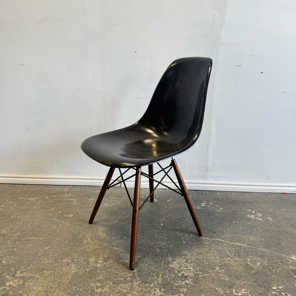 Herman Miller Eames Molded Fiberglass Side Chair