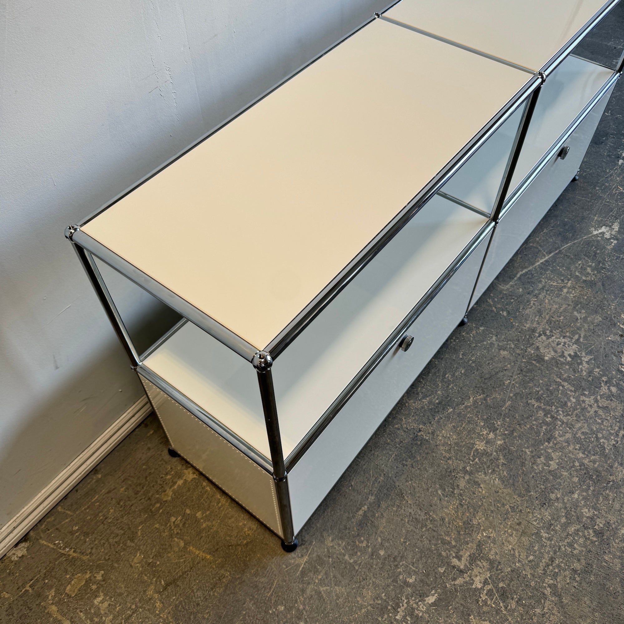 USM Haller 2X2 Console