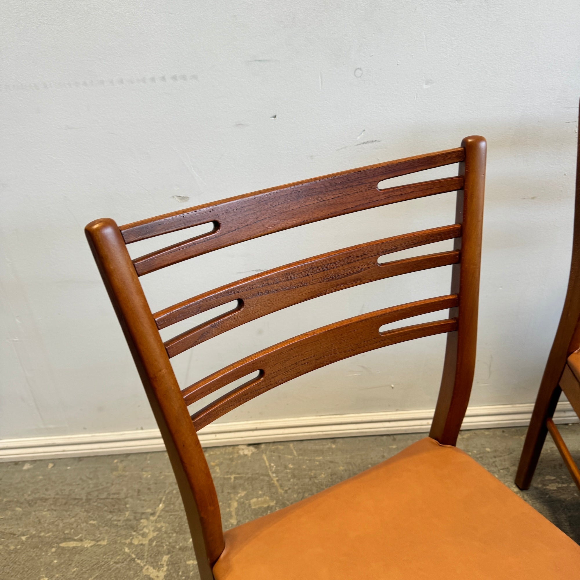 Danish Modern Set of 6 Teak Dining chairs by Farstrup