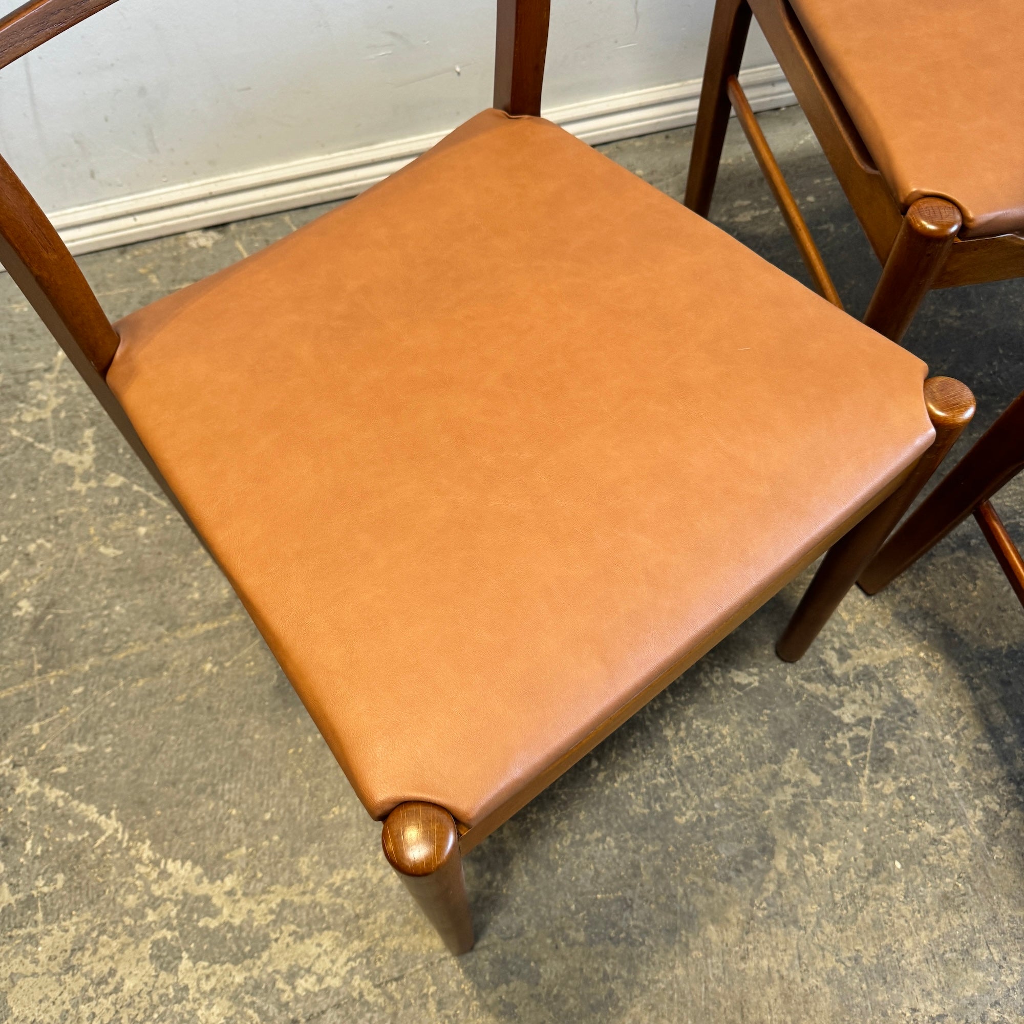 Danish Modern Set of 6 Teak Dining chairs by Farstrup