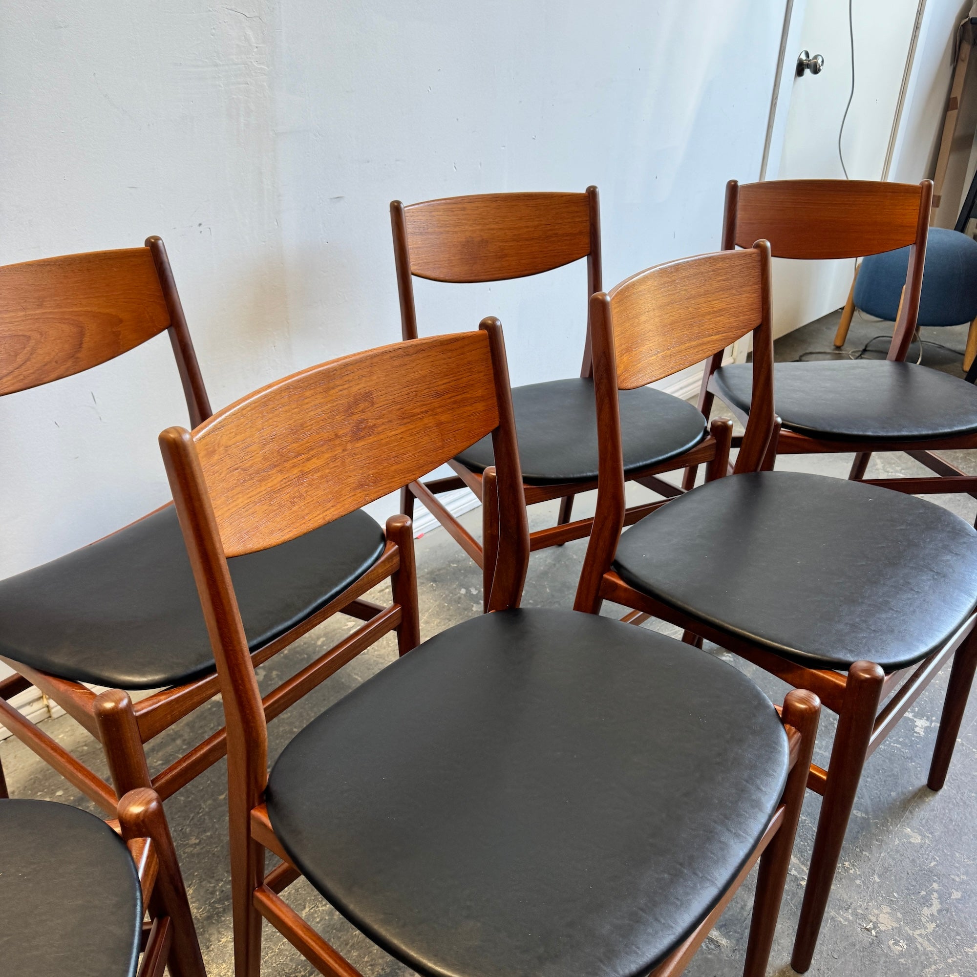 Danish Modern set of 6 Teak dining chairs