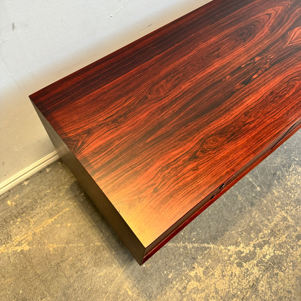 Danish Modern rosewood Sideboard/ Dresser with 6 drawers by Brouer Mobelfabrik