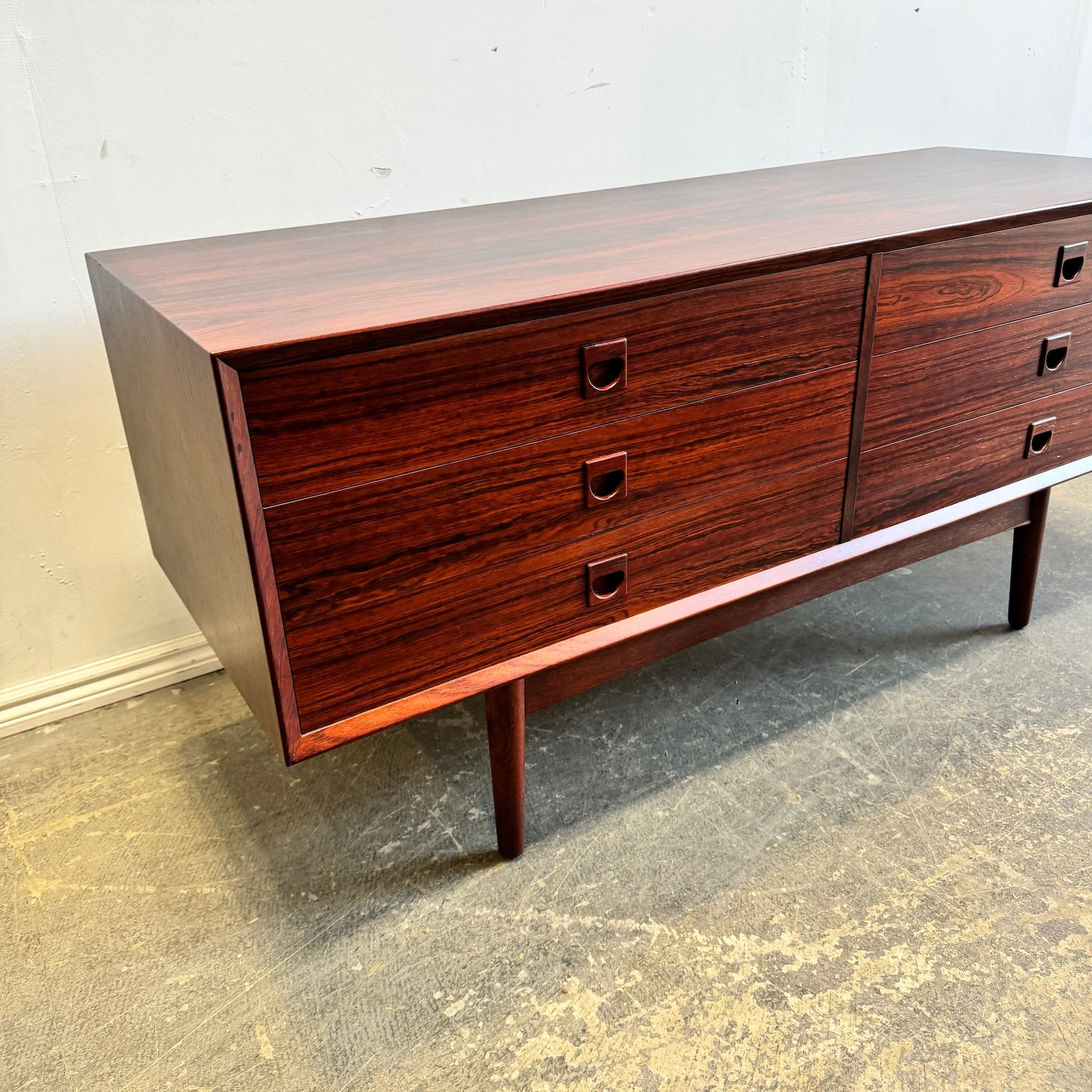 Danish Modern rosewood Sideboard/ Dresser with 6 drawers by Brouer Mobelfabrik