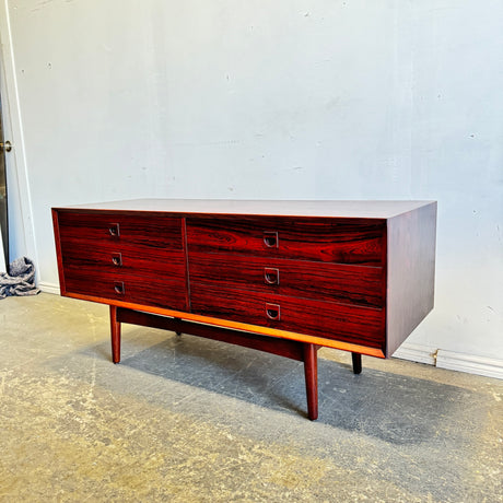 Danish Modern rosewood Sideboard/ Dresser with 6 drawers by Brouer Mobelfabrik