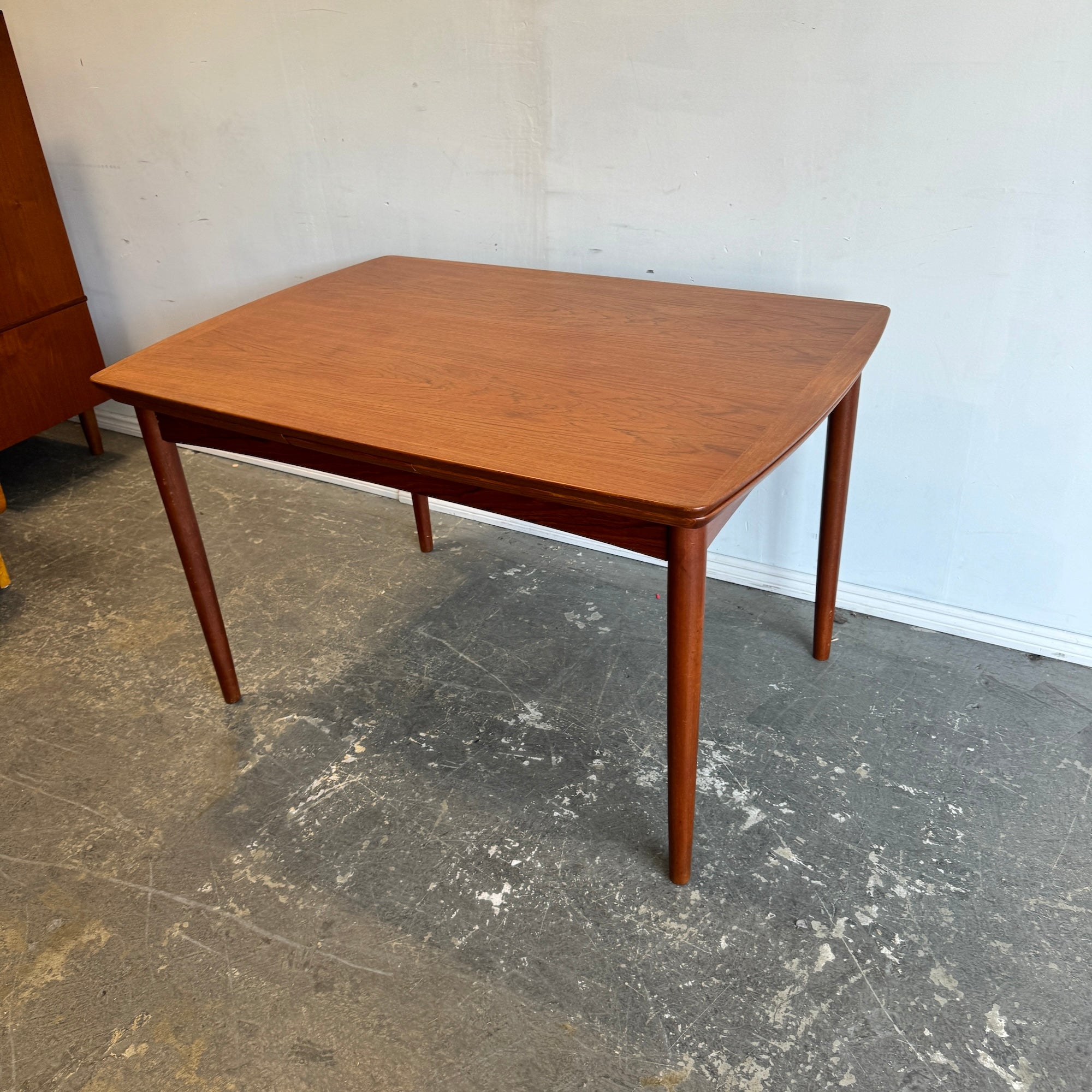 Danish Modern Teak Expandable Dining Table from Skovby Møbelfabrik