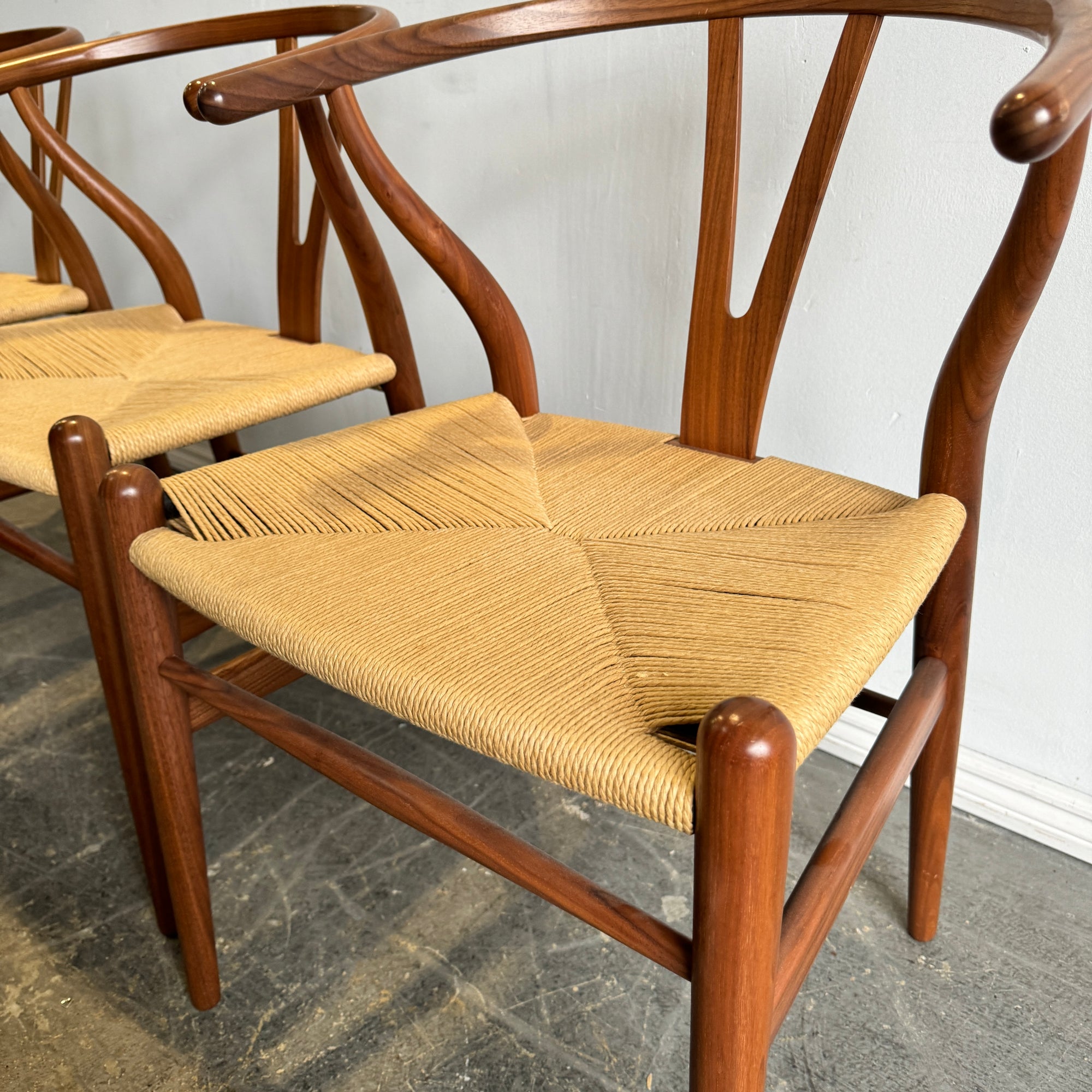 Authentic! Set of 3 Hans Wegner Wishbone chair for Carl Hansen & Son