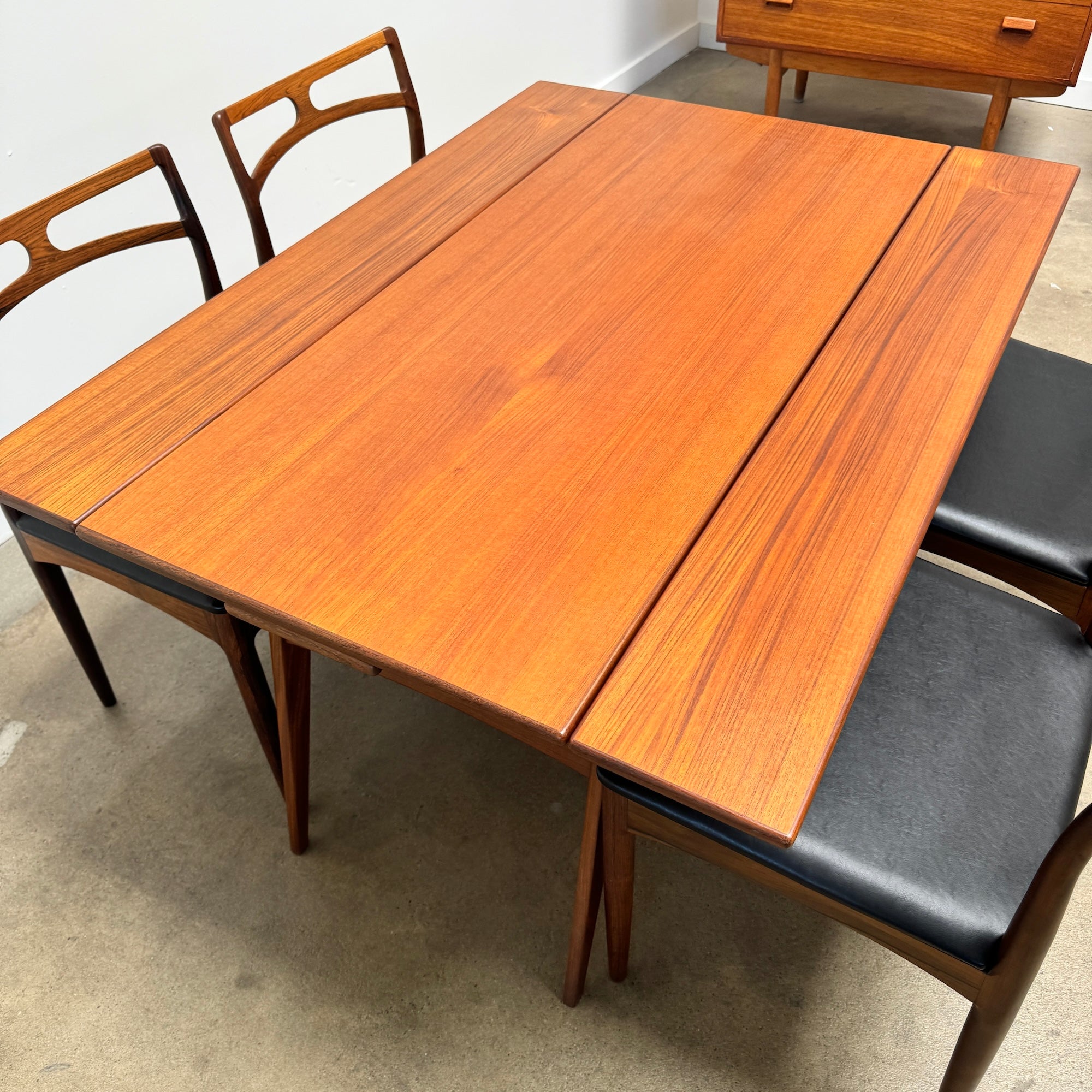 Danish Modern Teak Copenhagen Coffee Table convertible to Dining Table