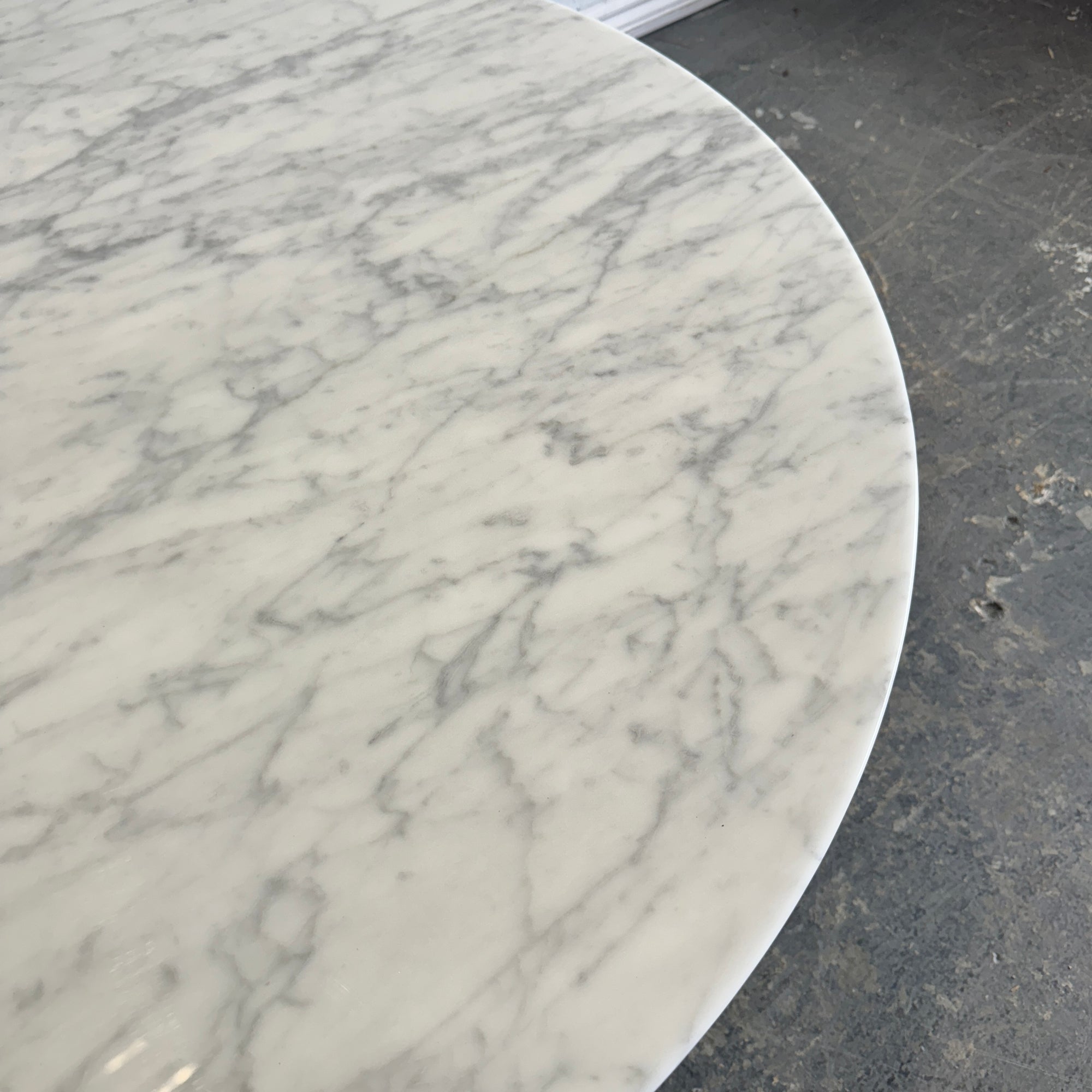 Authentic! Knoll Eero Saarinen round 35" Marble Coffee table