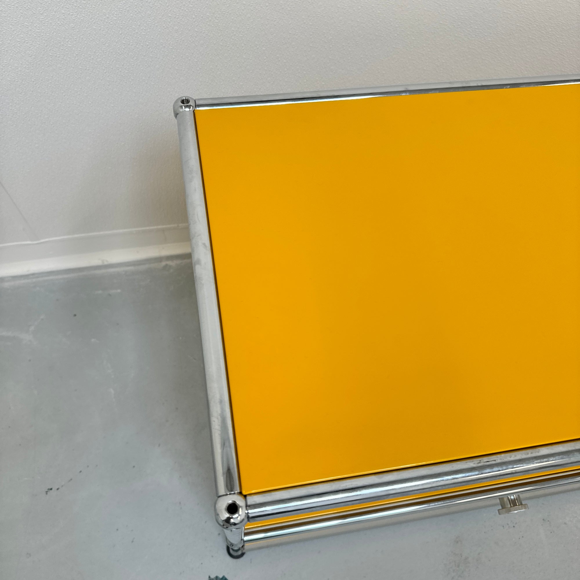 USM Haller 2X2 Console (Golden Yellow)