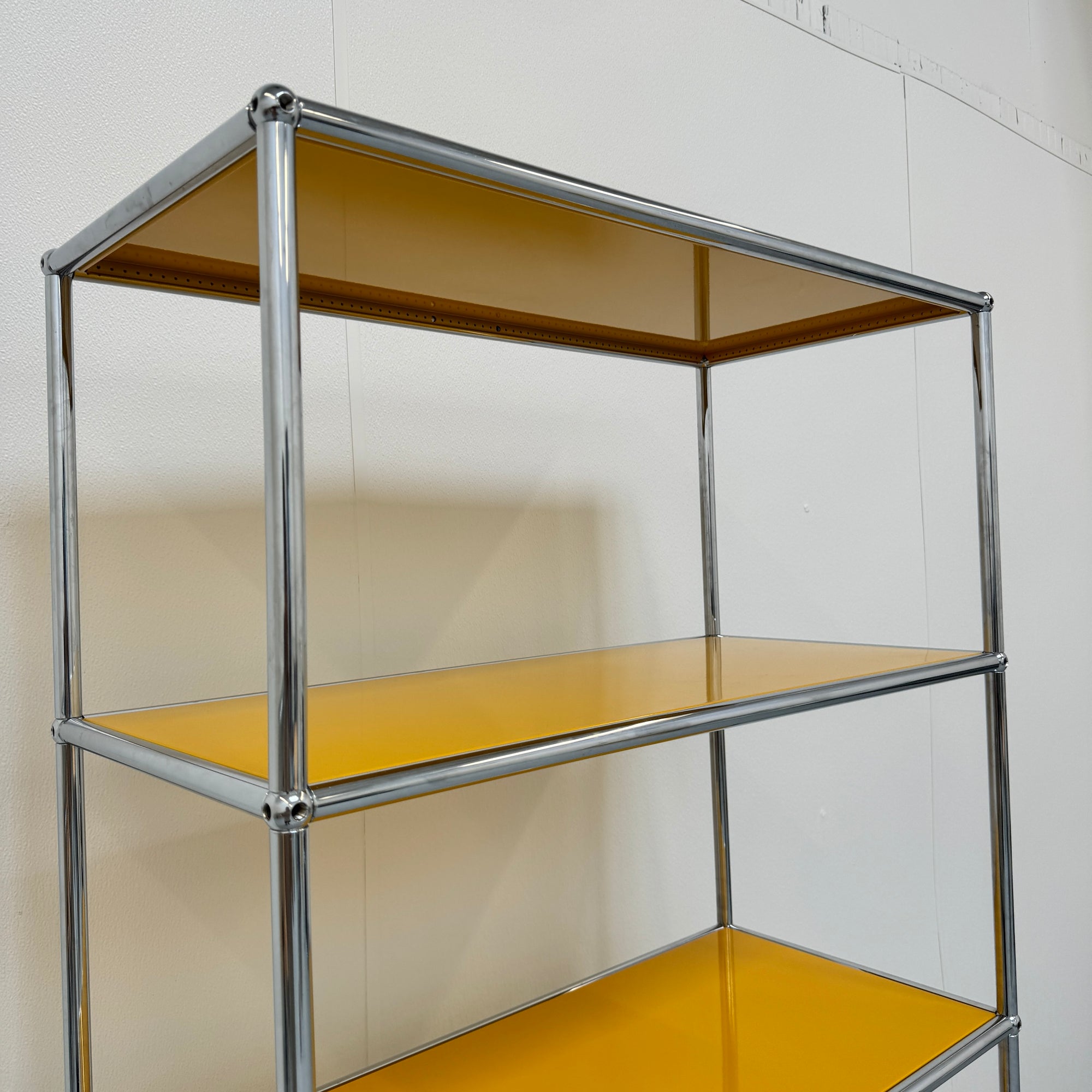 USM Haller 5X1 Tall Shelf (Golden Yellow)