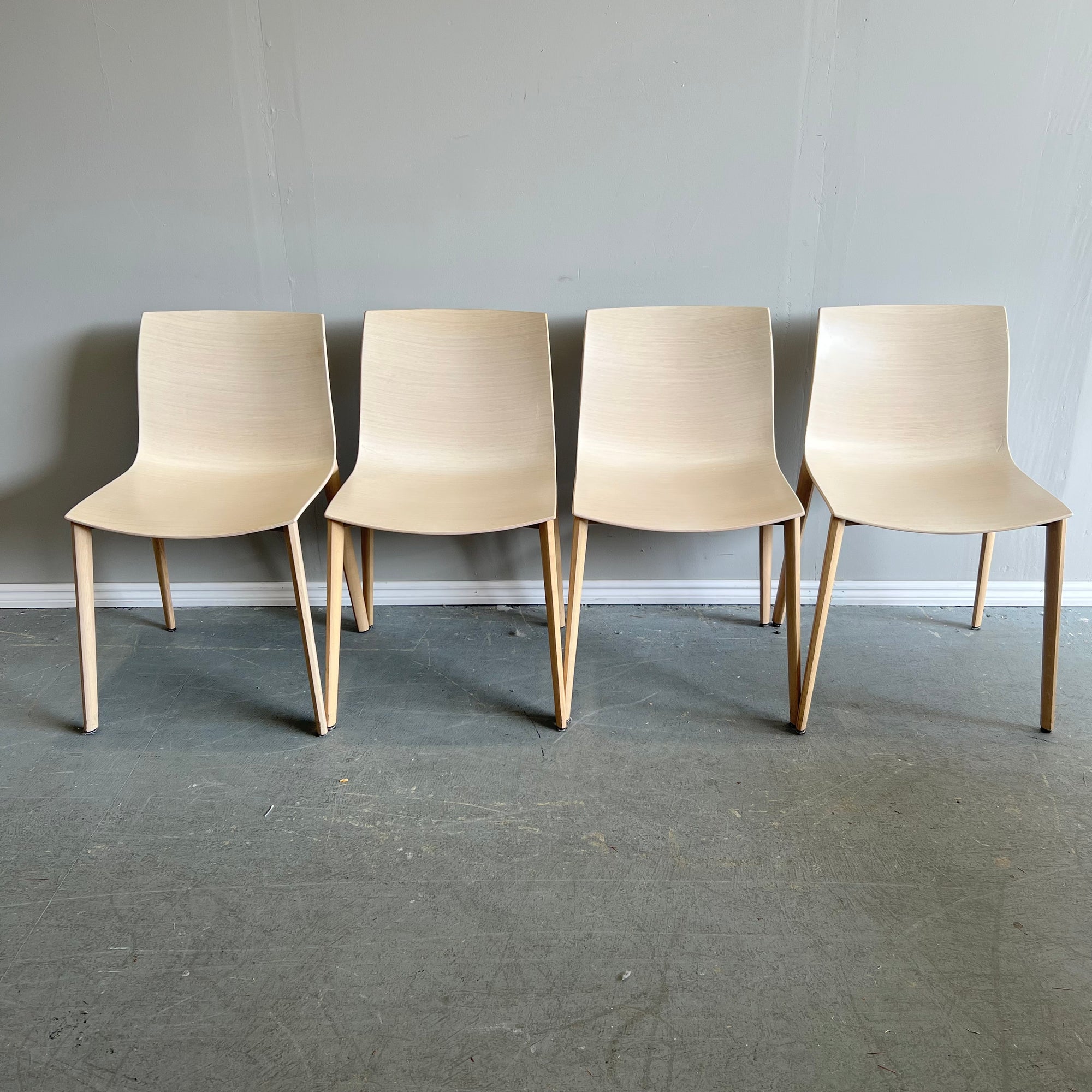 Arper aava set of 4 wood chair