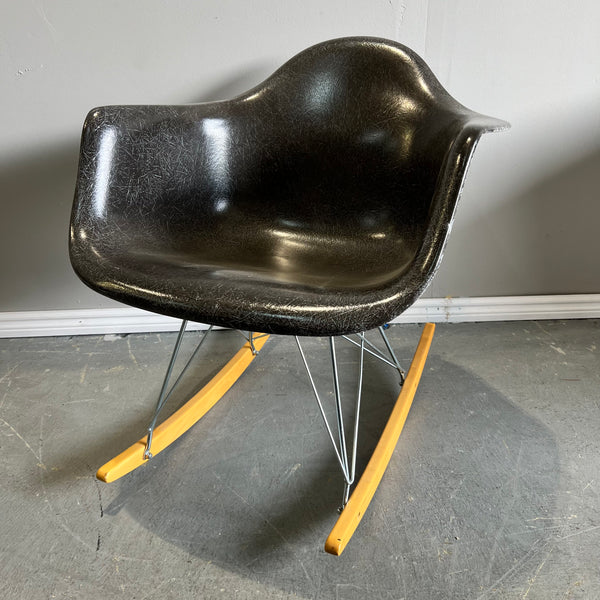 Modernica Case Study® Arm Shell Rocker (Elephant)