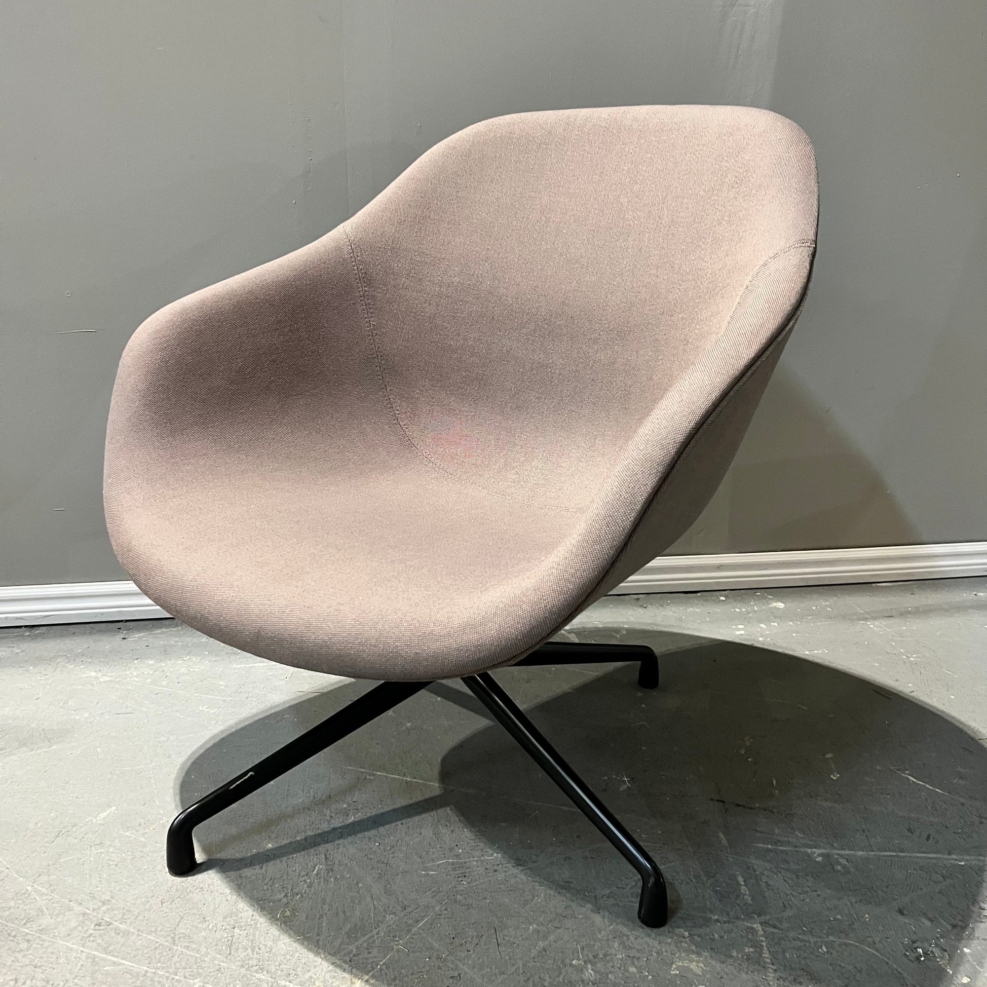 Hay ABOUT A LOUNGE 81 SWIVEL CHAIR