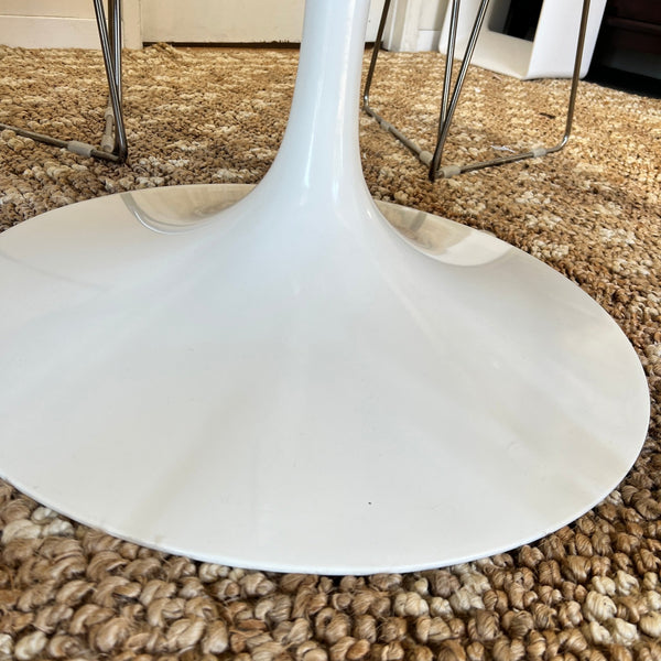 Authentic Knoll Saarinen 'Calacatta marble 60 Table - enliven mart