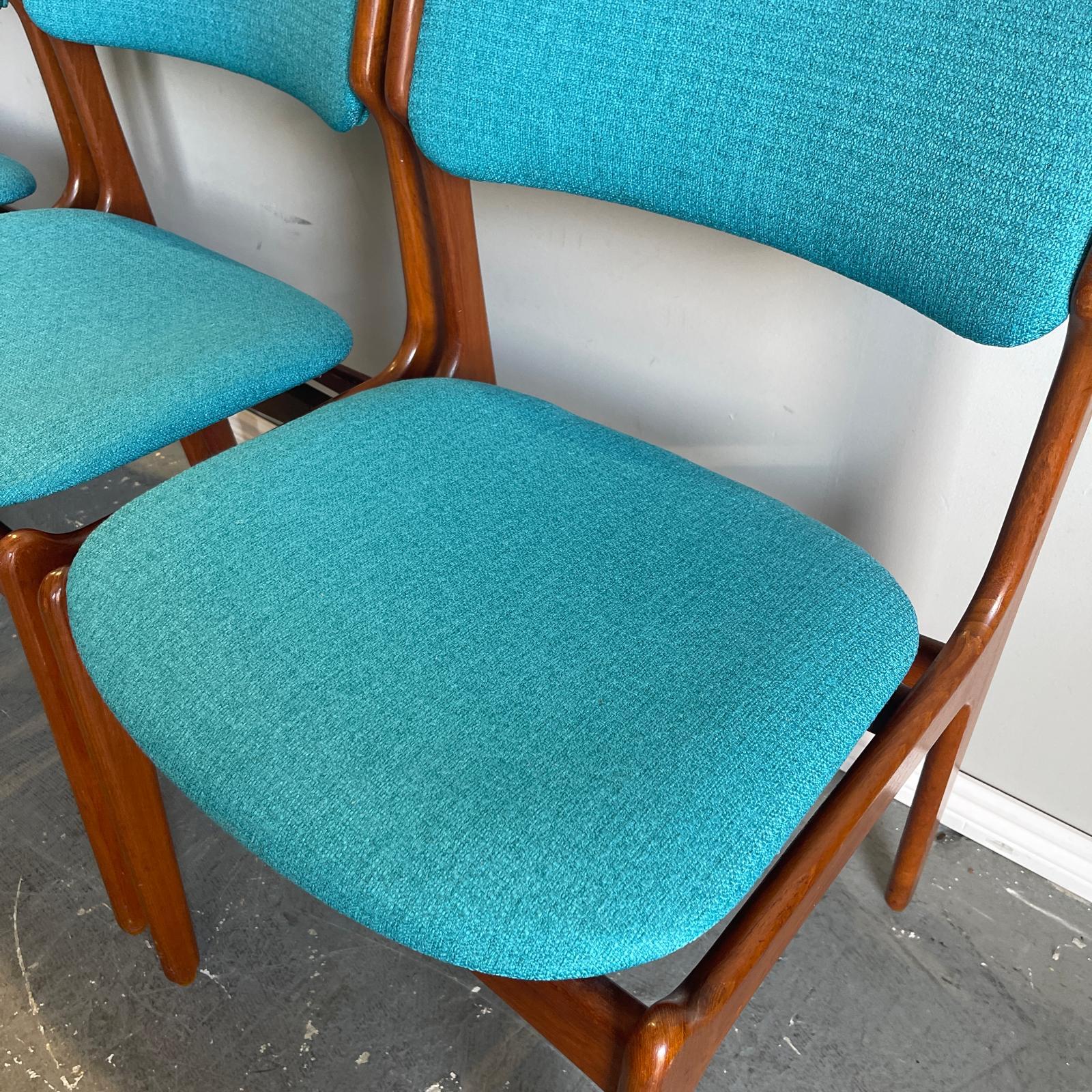 Danish set of 4 dinings chairs in teak and blue fabric, Erik BUCH - 1960s - enliven mart