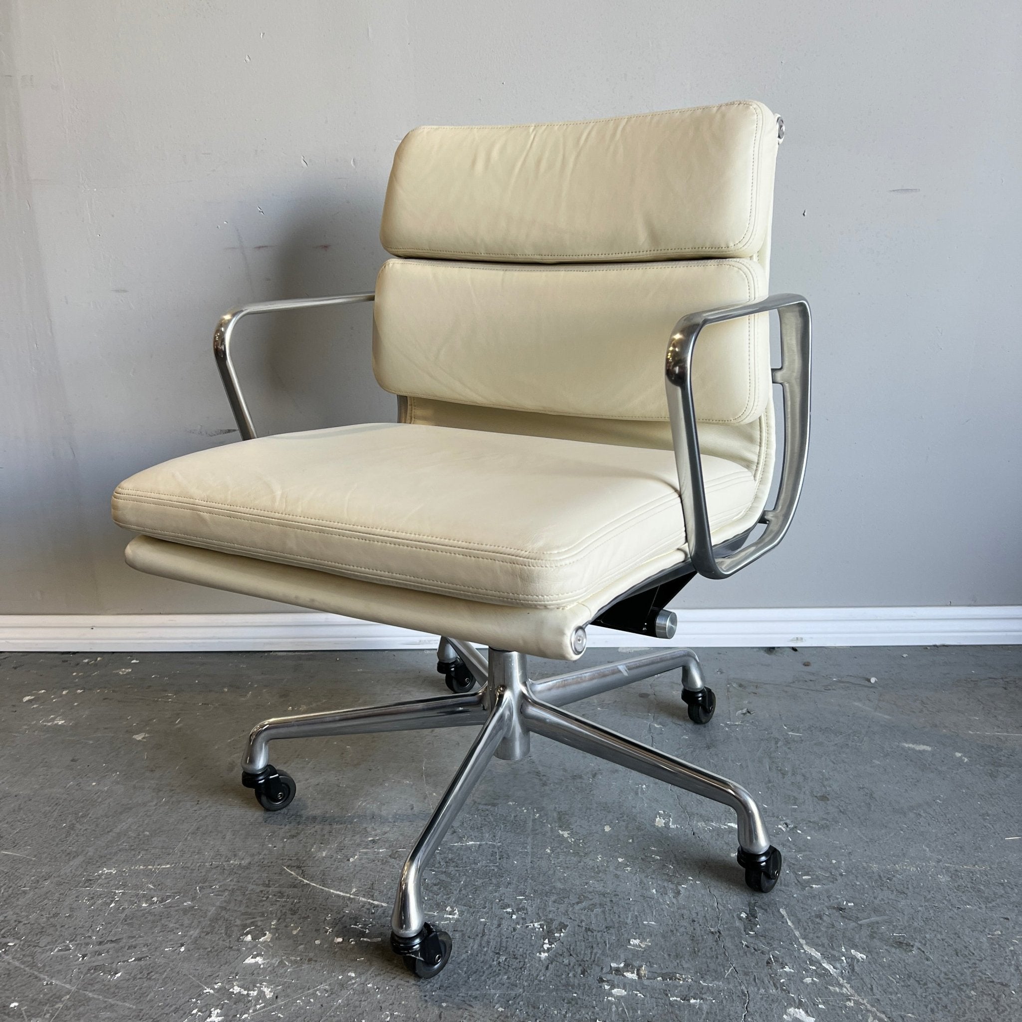 Herman miller soft online pad chair