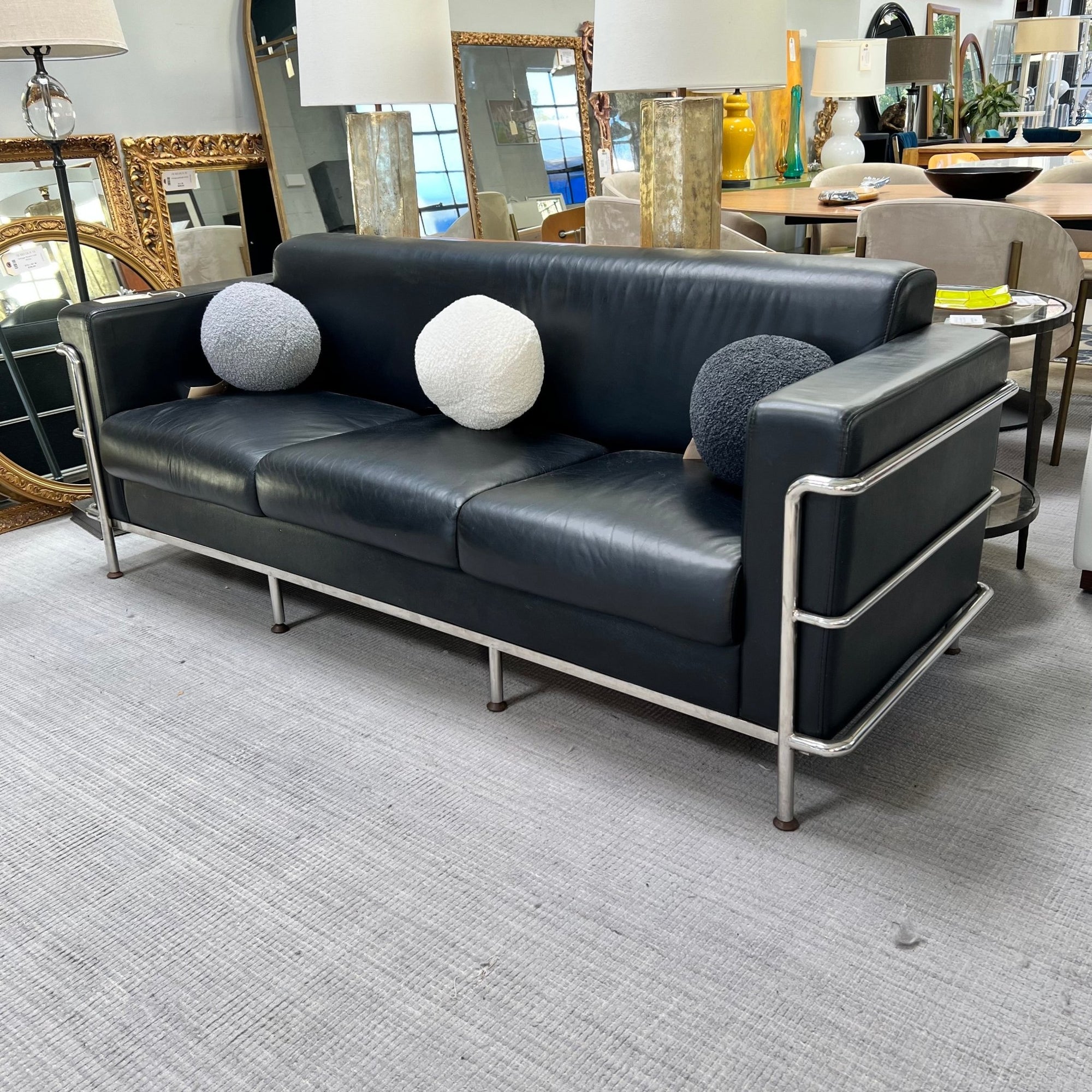 Le Corbusier style 3 seater sofa - enliven mart