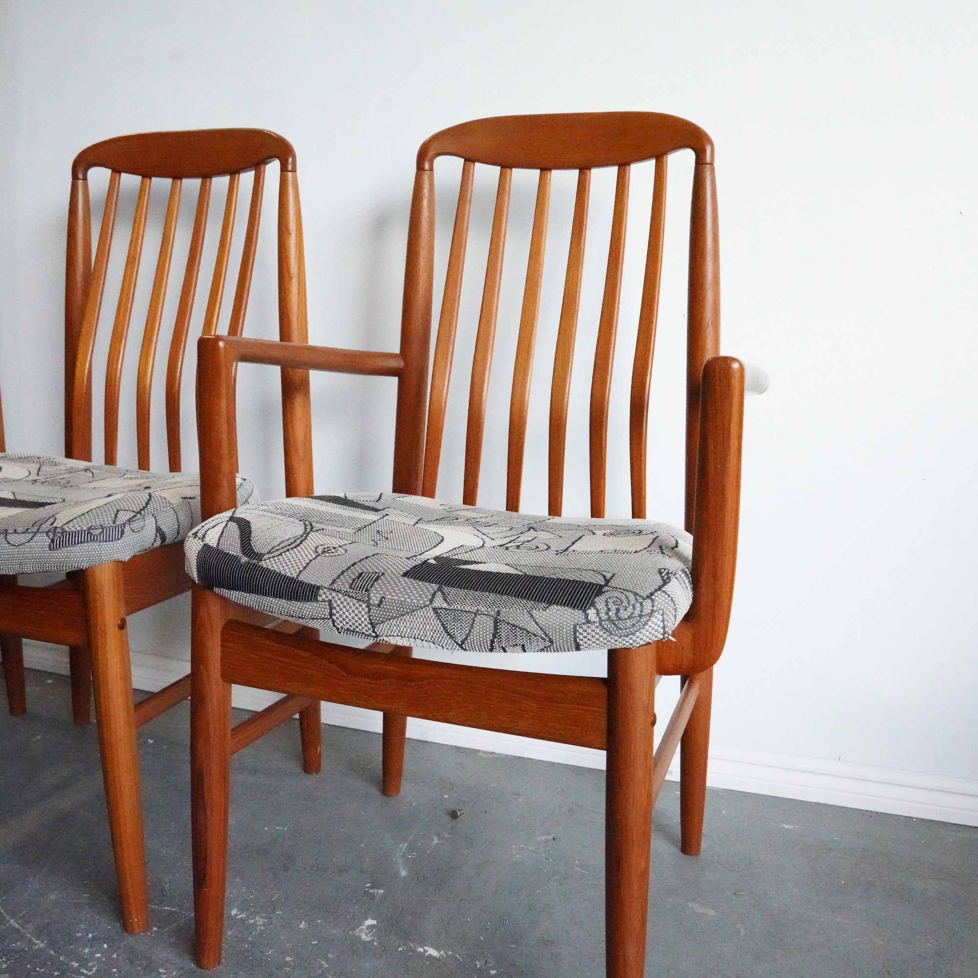 Mid Century Modern Set of 6 teak dining chairs by Benny Linden enliven mart